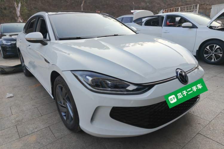 Used Volkswagen Lamando 2024 Lingdu L 200TSI DSG Trendy & Spicy Edition Front Right 45 Deg