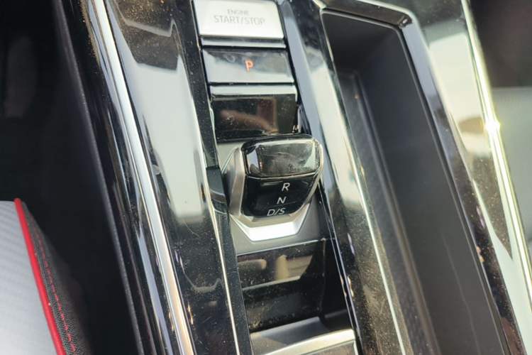 Used Volkswagen Lamando 2024 Lavida L 280TSI DSG Cool & Spicy Edition Gear Lever