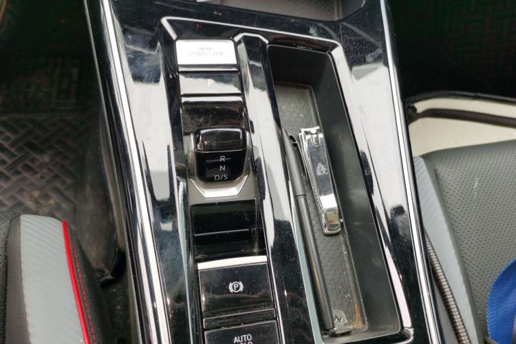 Used Volkswagen Lamando 2024 Lavida L 280TSI DSG Cool & Spicy Edition Gear Lever