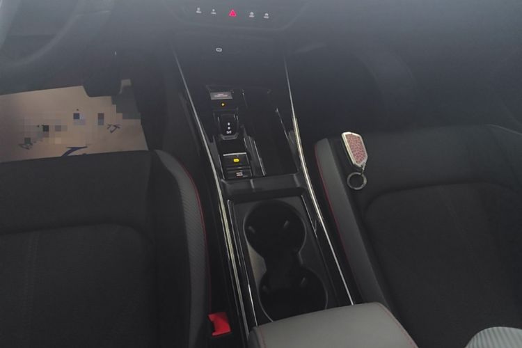Used Volkswagen Lamando 2024 Lavida L 280TSI DSG Cool & Spicy Edition Gear Lever