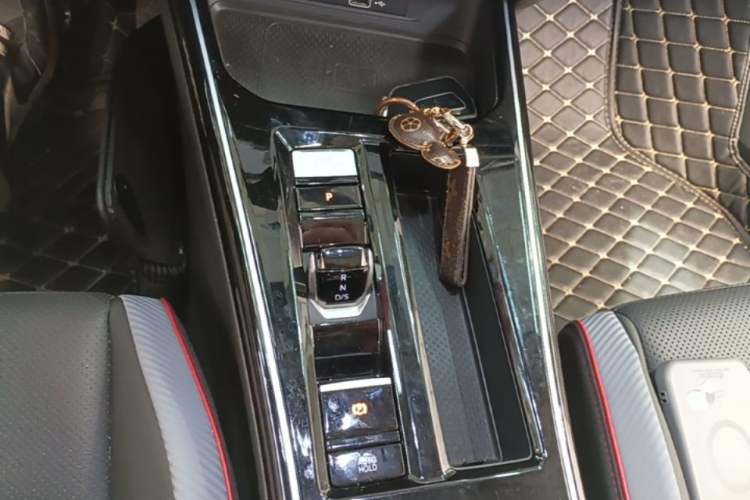 Used Volkswagen Lamando 2024 Lavida L 280TSI DSG Cool & Spicy Edition Gear Lever