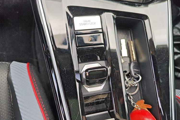 Used Volkswagen Lamando 2024 Lavida L 280TSI DSG Cool & Spicy Edition Gear Lever