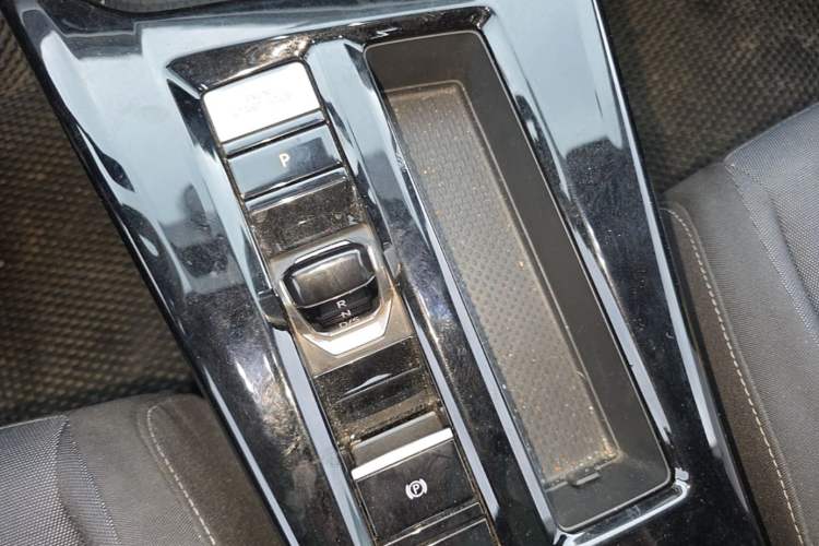 Used Volkswagen Lamando 2024 Lingdu L 200TSI DSG Trendy & Spicy Edition Gear Lever