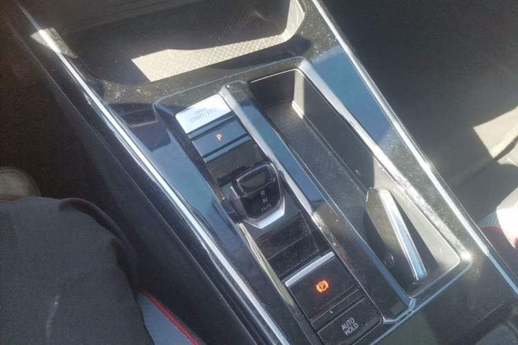 Used Volkswagen Lamando 2024 Lavida L 280TSI DSG Cool & Spicy Edition Gear Lever