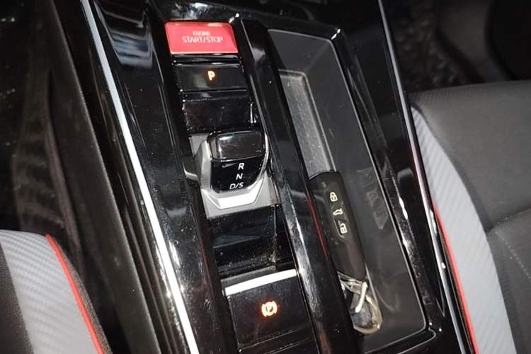 Used Volkswagen Lamando 2024 Lavida L 280TSI DSG Cool & Spicy Edition Gear Lever