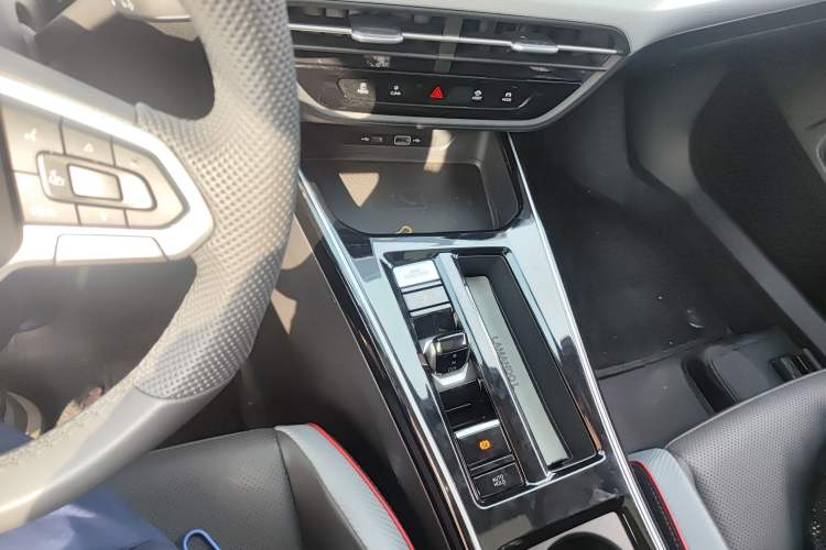 Used Volkswagen Lamando 2024 Lavida L 280TSI DSG Cool & Spicy Edition Gear Lever
