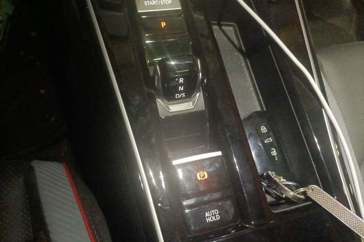 Used Volkswagen Lamando 2024 Lavida L 280TSI DSG Cool & Spicy Edition Gear Lever