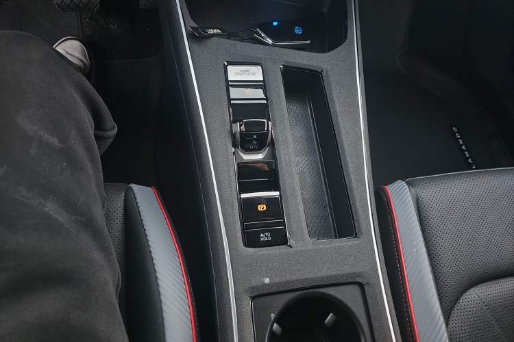 Used Volkswagen Lamando 2024 Lavida L 280TSI DSG Cool & Spicy Edition Gear Lever