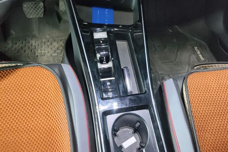 Used Volkswagen Lamando 2024 Lavida L 280TSI DSG Cool & Spicy Edition Gear Lever