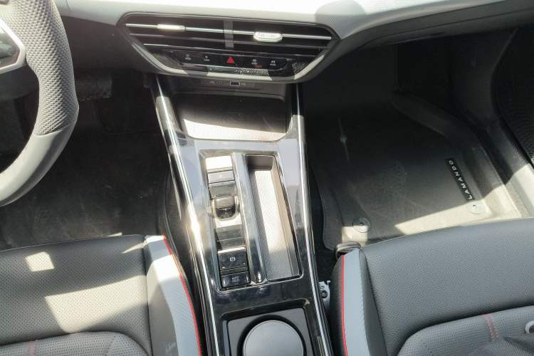 Used Volkswagen Lamando 2024 Lavida L 280TSI DSG Cool & Spicy Edition Gear Lever
