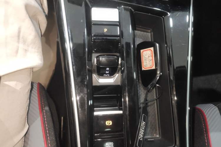 Used Volkswagen Lamando 2024 Lavida L 280TSI DSG Cool & Spicy Edition Gear Lever