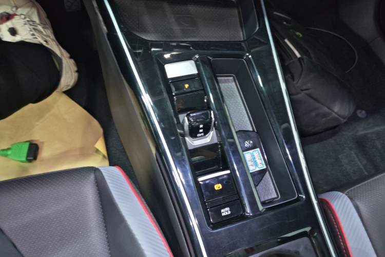 Used Volkswagen Lamando 2024 Lavida L 280TSI DSG Cool & Spicy Edition Gear Lever