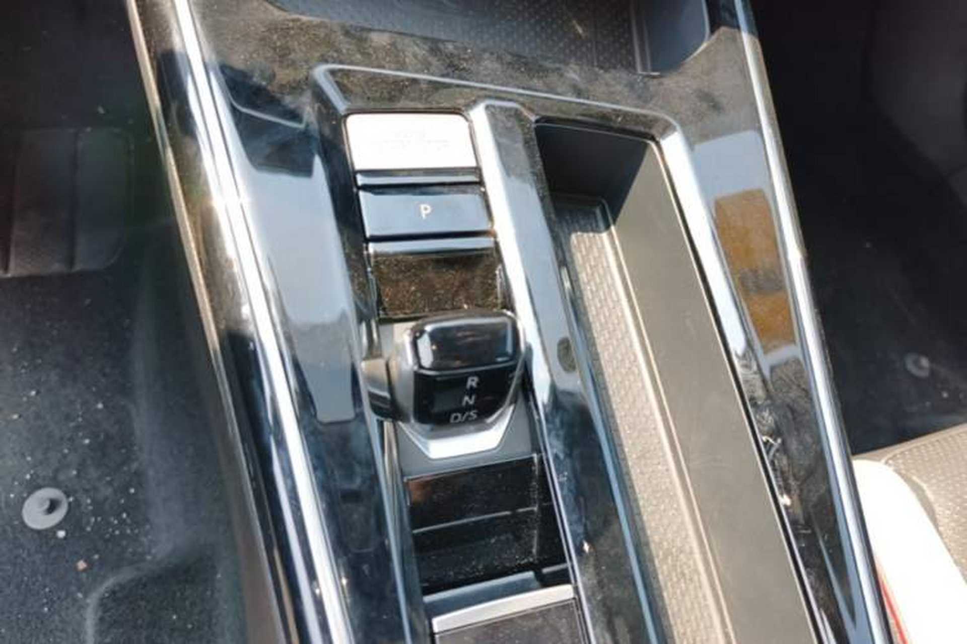 Used Volkswagen Lamando 2024 Lavida L 280TSI DSG Cool & Spicy Edition Gear Lever
