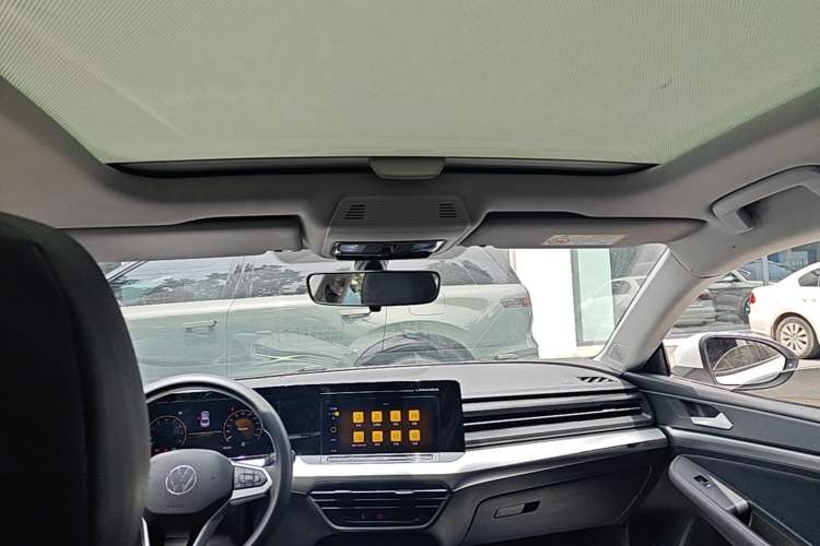 Used Volkswagen Lamando 2024 Lingdu L 200TSI DSG Trendy & Spicy Edition Headliner