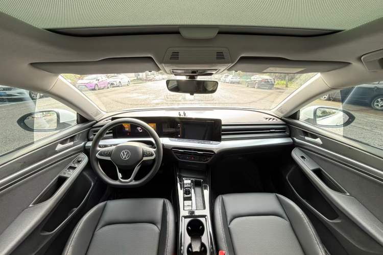 Used Volkswagen Lamando 2024 Lingdu L 200TSI DSG Trendy & Spicy Edition Interior 3