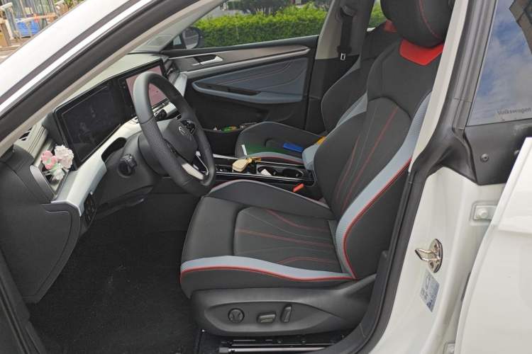 Used Volkswagen Lamando 2024 Lavida L 280TSI DSG Cool & Spicy Edition Left Front Seat