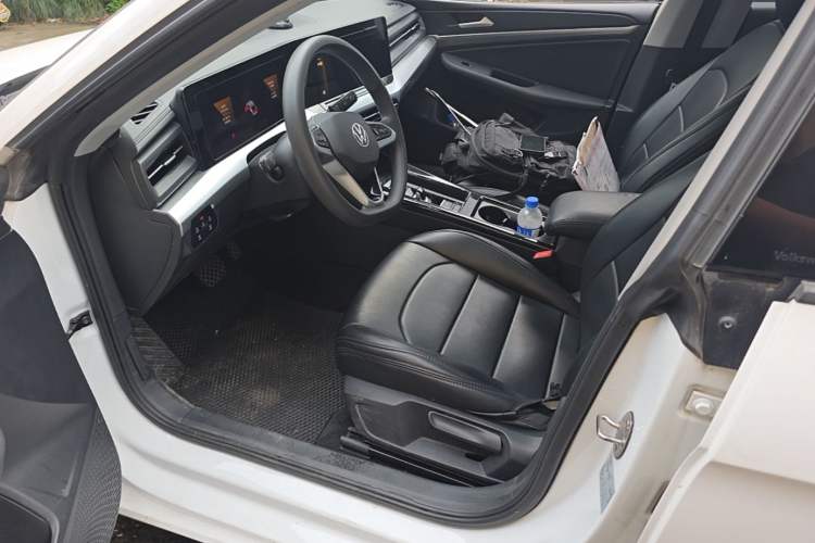 Used Volkswagen Lamando 2024 Lingdu L 200TSI DSG Trendy & Spicy Edition Left Front Seat