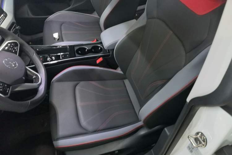 Used Volkswagen Lamando 2024 Lavida L 280TSI DSG Cool & Spicy Edition Left Front Seat