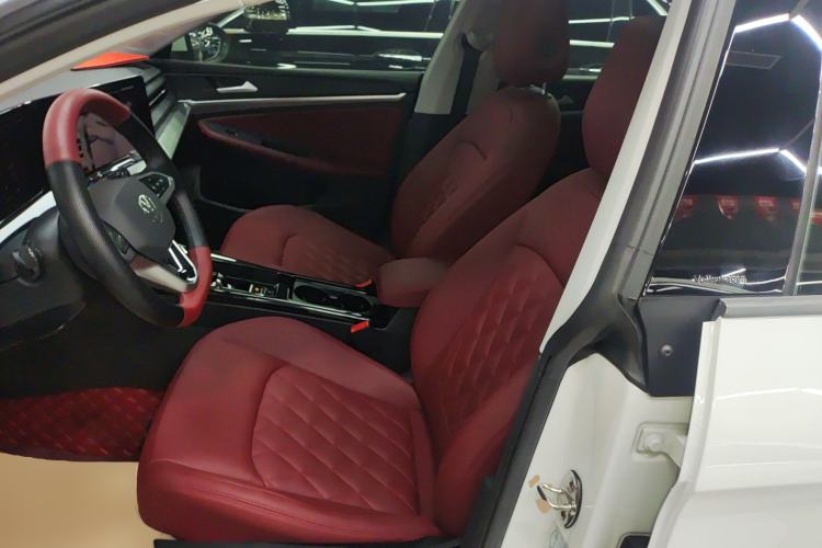 Used Volkswagen Lamando 2024 Lingdu L 200TSI DSG Trendy & Spicy Edition Left Front Seat