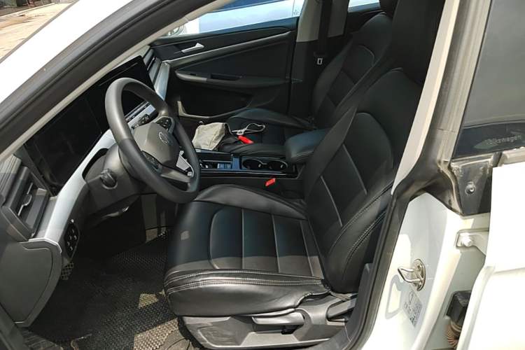 Used Volkswagen Lamando 2024 Lingdu L 200TSI DSG Trendy & Spicy Edition Left Front Seat