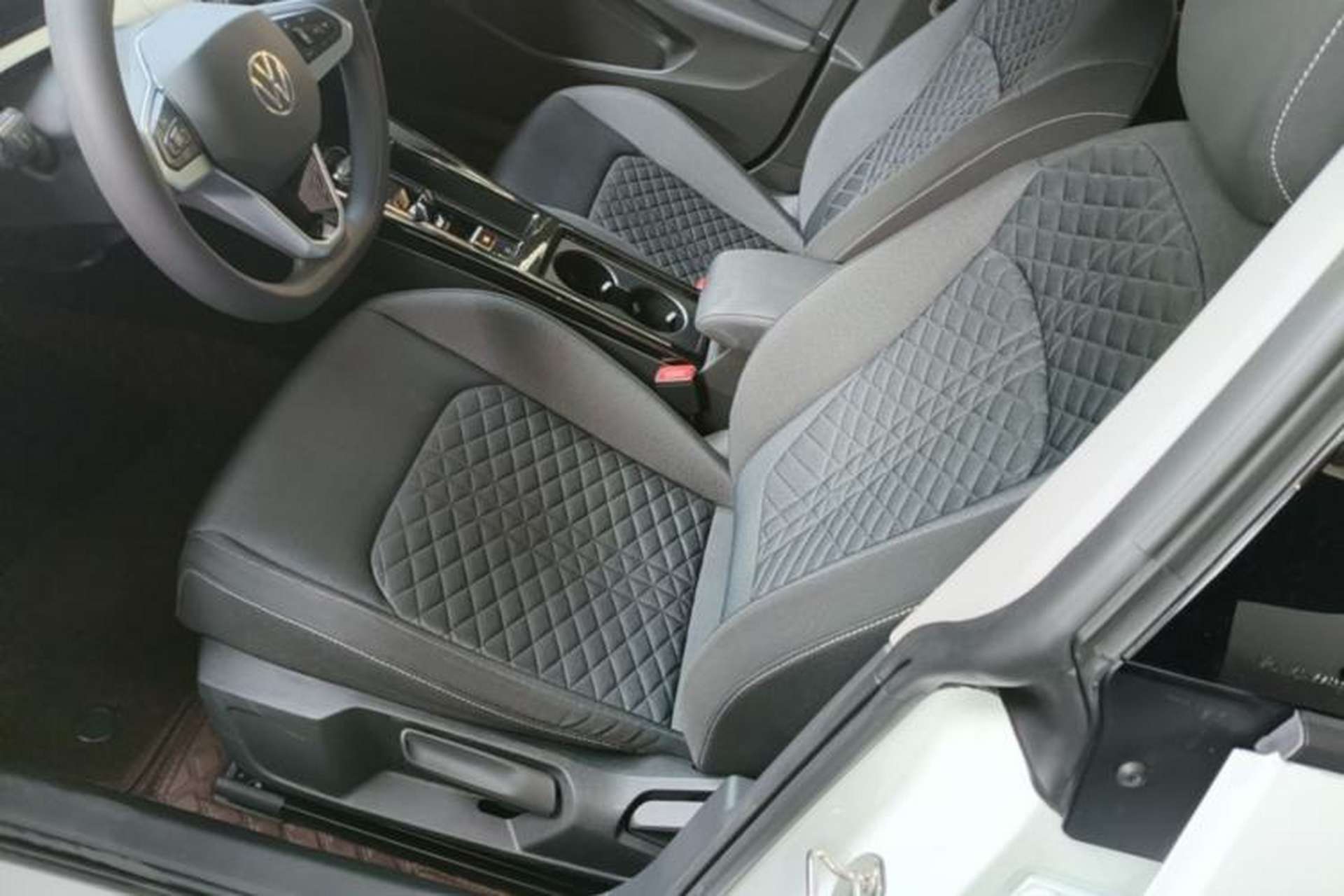 Used Volkswagen Lamando 2024 Lingdu L 200TSI DSG Trendy & Spicy Edition Left Front Seat