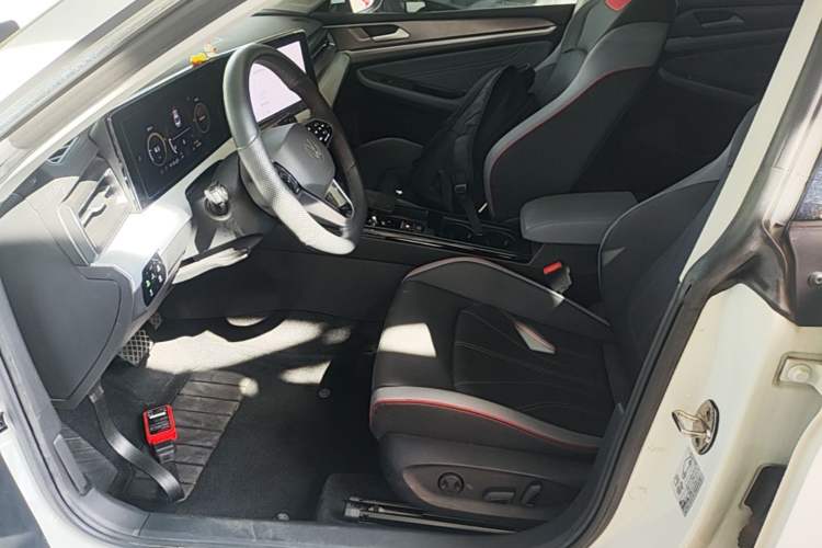 Used Volkswagen Lamando 2024 Lavida L 280TSI DSG Cool & Spicy Edition Left Front Seat