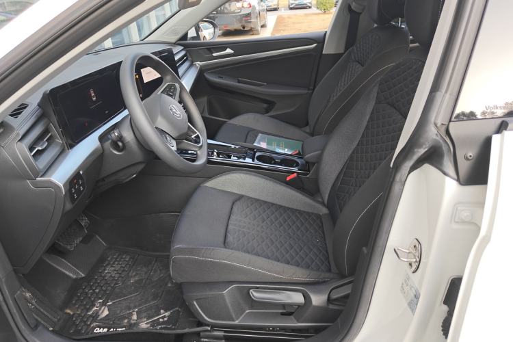 Used Volkswagen Lamando 2024 Lingdu L 200TSI DSG Trendy & Spicy Edition Left Front Seat