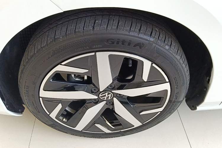 Used Volkswagen Lamando 2024 Lavida L 280TSI DSG Cool & Spicy Edition Left Front Wheel Hub
