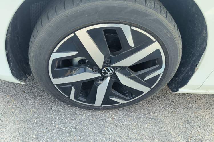 Used Volkswagen Lamando 2024 Lavida L 280TSI DSG Cool & Spicy Edition Left Front Wheel Hub