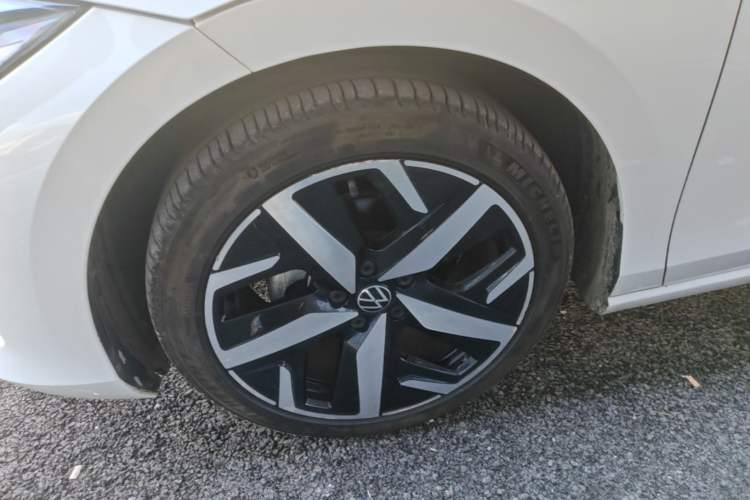 Used Volkswagen Lamando 2024 Lavida L 280TSI DSG Cool & Spicy Edition Left Front Wheel Hub