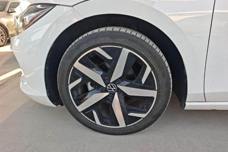 Used Volkswagen Lamando 2024 Lavida L 280TSI DSG Cool & Spicy Edition Left Front Wheel Hub