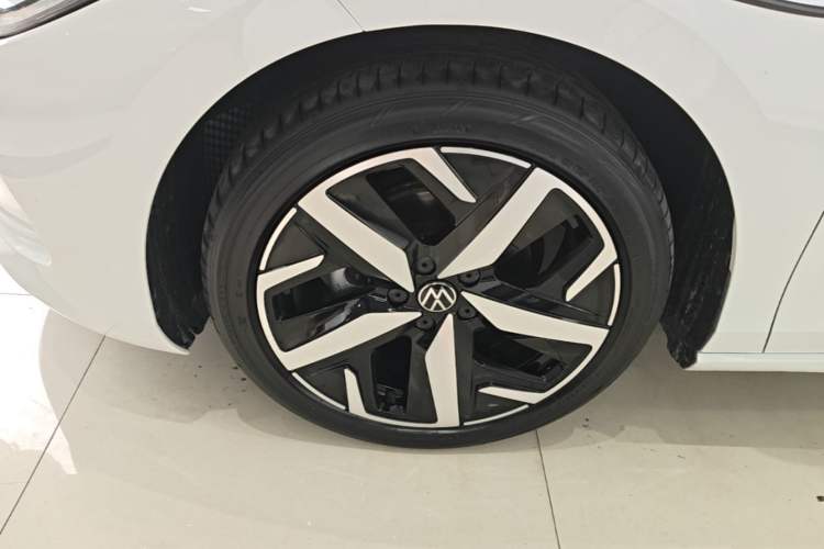 Used Volkswagen Lamando 2024 Lavida L 280TSI DSG Cool & Spicy Edition Left Front Wheel Hub