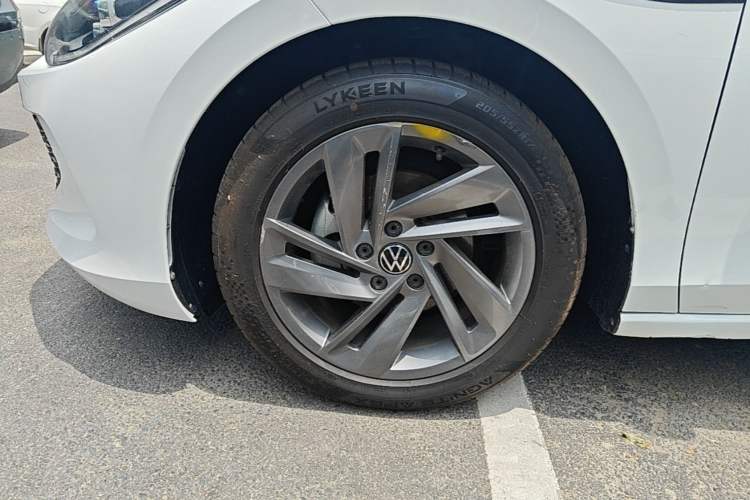Used Volkswagen Lamando 2024 Lingdu L 200TSI DSG Trendy & Spicy Edition Left Front Wheel Hub