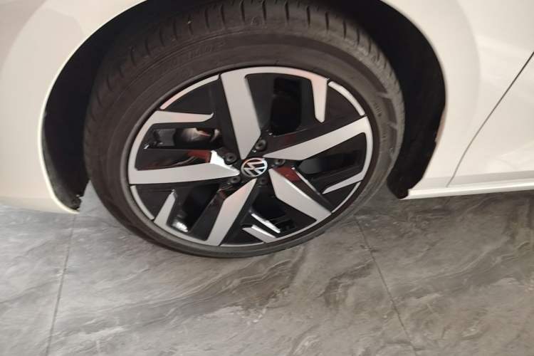 Used Volkswagen Lamando 2024 Lavida L 280TSI DSG Cool & Spicy Edition Left Front Wheel Hub