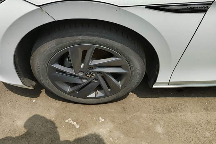 Used Volkswagen Lamando 2024 Lingdu L 200TSI DSG Trendy & Spicy Edition Left Front Wheel Hub
