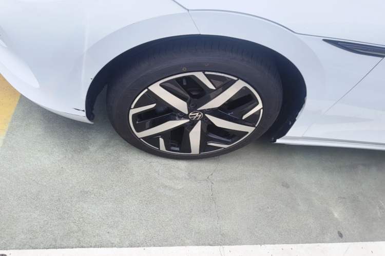 Used Volkswagen Lamando 2024 Lavida L 280TSI DSG Cool & Spicy Edition Left Front Wheel Hub