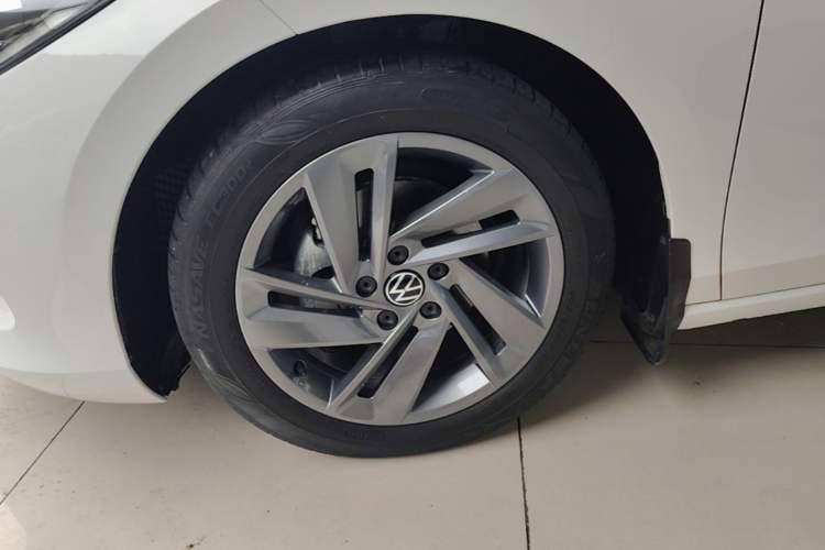 Used Volkswagen Lamando 2024 Lingdu L 200TSI DSG Trendy & Spicy Edition Left Front Wheel Hub