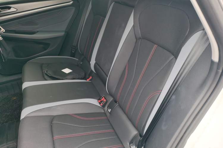 Used Volkswagen Lamando 2024 Lavida L 280TSI DSG Cool & Spicy Edition Left Rear Seat