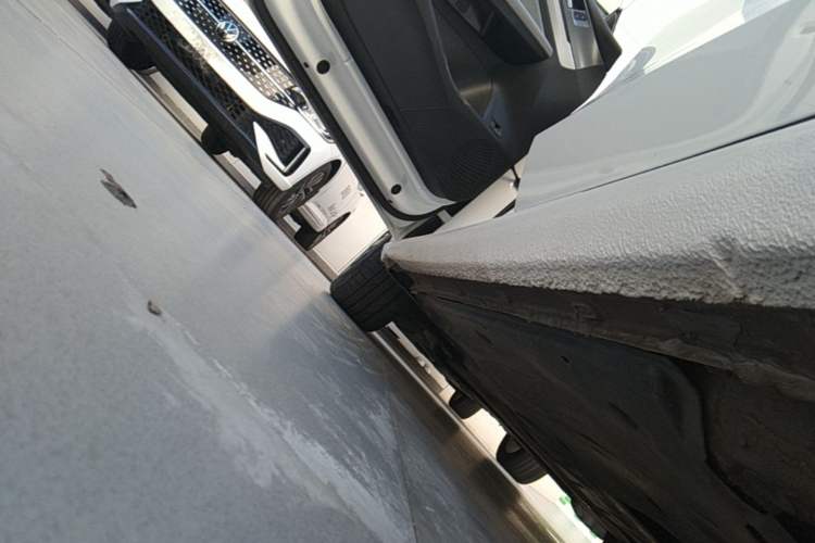 Used Volkswagen Lamando 2024 Lavida L 280TSI DSG Cool & Spicy Edition Left Side Sill