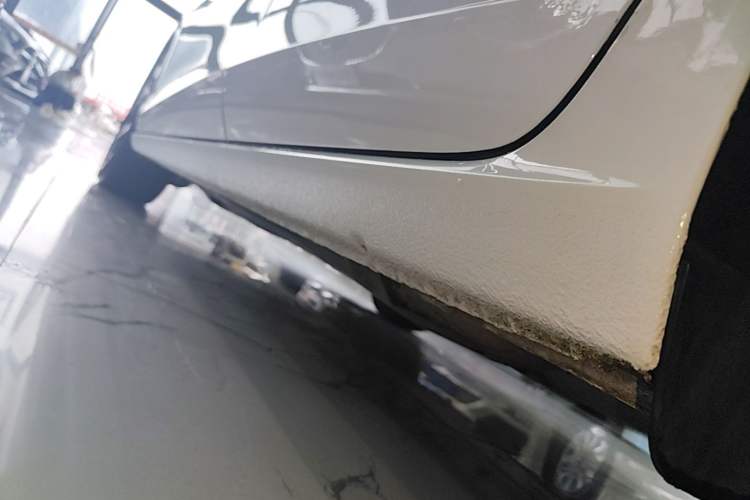 Used Volkswagen Lamando 2024 Lavida L 280TSI DSG Cool & Spicy Edition Left Side Sill