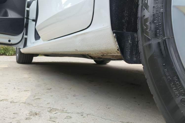 Used Volkswagen Lamando 2024 Lingdu L 200TSI DSG Trendy & Spicy Edition Left Side Sill
