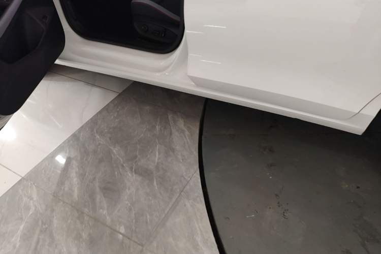 Used Volkswagen Lamando 2024 Lavida L 280TSI DSG Cool & Spicy Edition Left Side Sill