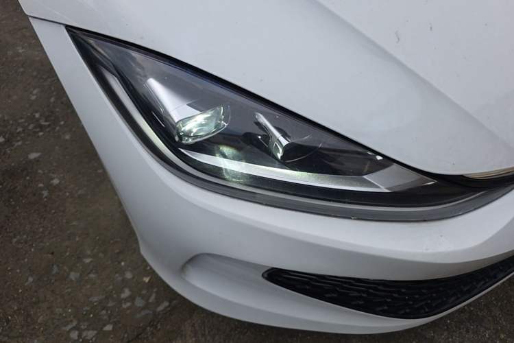 Used Volkswagen Lamando 2024 Lingdu L 200TSI DSG Trendy & Spicy Edition Right Front Headlight