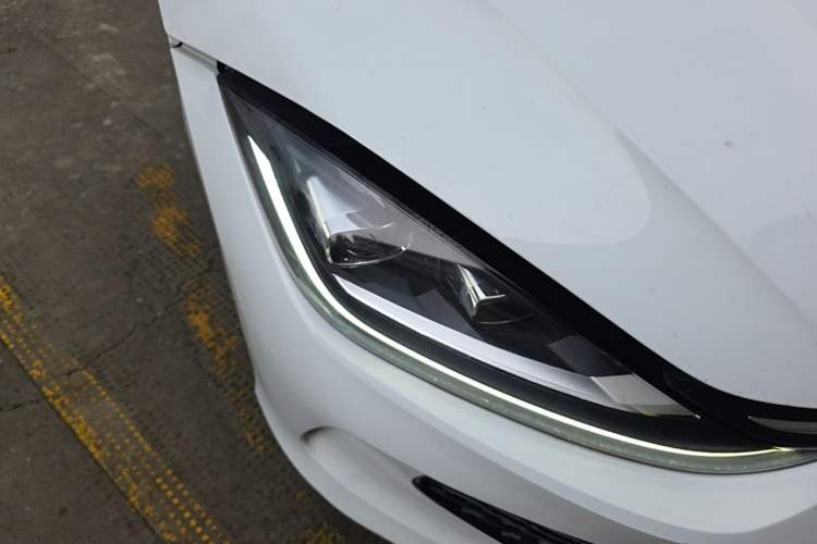 Used Volkswagen Lamando 2024 Lingdu L 200TSI DSG Trendy & Spicy Edition Right Front Headlight