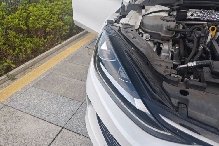 Used Volkswagen Lamando 2024 Lavida L 280TSI DSG Cool & Spicy Edition Right Front Headlight