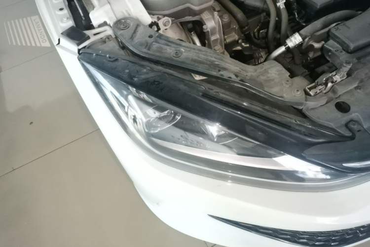 Used Volkswagen Lamando 2024 Lavida L 280TSI DSG Cool & Spicy Edition Right Front Headlight