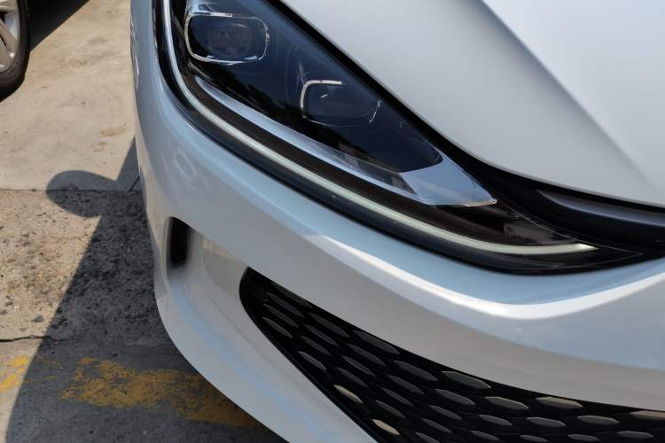 Used Volkswagen Lamando 2024 Lavida L 280TSI DSG Cool & Spicy Edition Right Front Headlight
