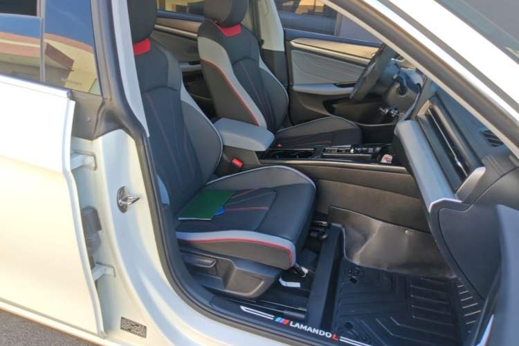 Used Volkswagen Lamando 2024 Lavida L 280TSI DSG Cool & Spicy Edition Right Front Seat