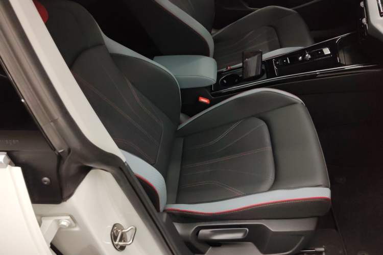 Used Volkswagen Lamando 2024 Lavida L 280TSI DSG Cool & Spicy Edition Right Front Seat