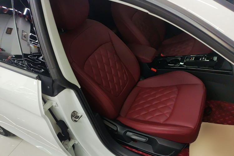 Used Volkswagen Lamando 2024 Lingdu L 200TSI DSG Trendy & Spicy Edition Right Front Seat